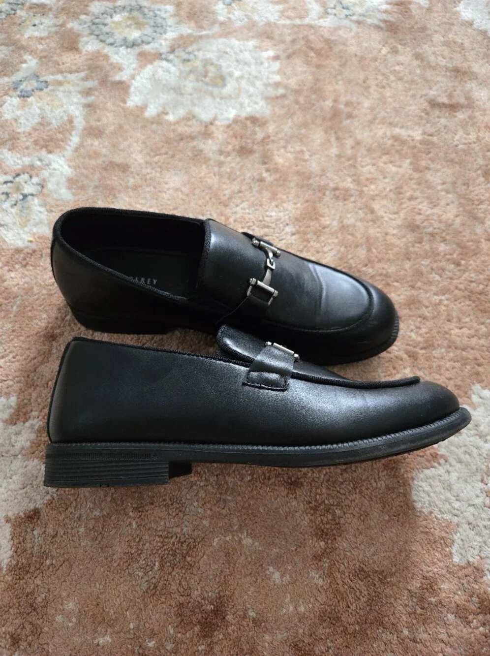 Geoffrey Beene Black Leather Slip-On Loafers with Metal Bit